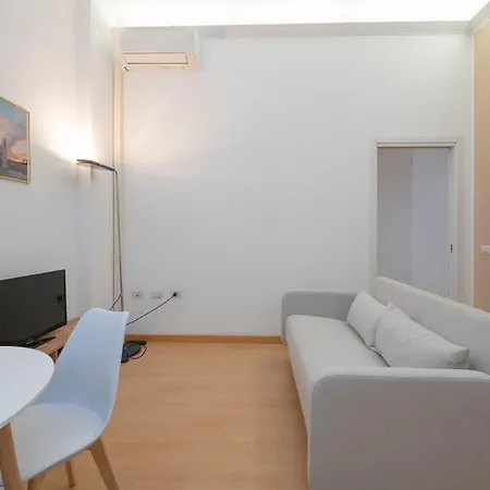 Xenia - Spacious And Bright 15 Min From Duomo *