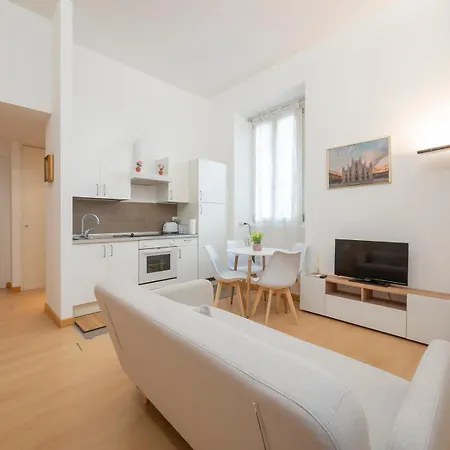 Xenia - Spacious And Bright 15 Min From Duomo Apartamento *